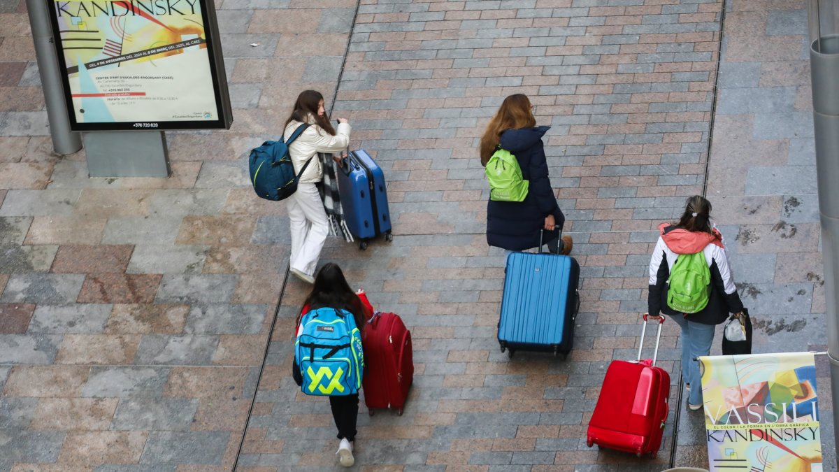 Turistes pel Principat, l’hivern passat.