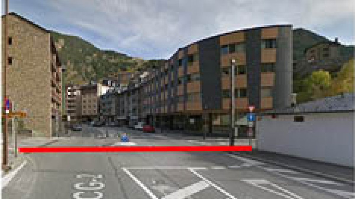 ENTRADA SUD AL POBLE DE CANILLO. L’encreuament entre la carretera general i la rotonda de la carretera de Montaup serà el punt d’inici del projecte de remodelació.