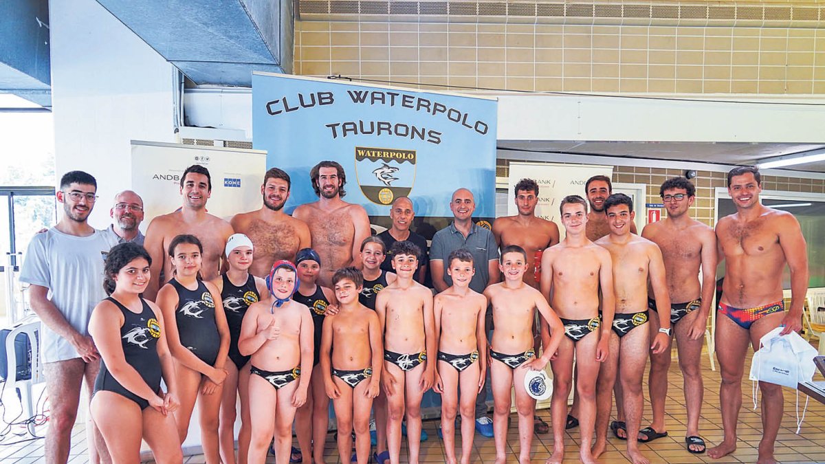 Participants en l’Open amb els jugadors d’Espanya.