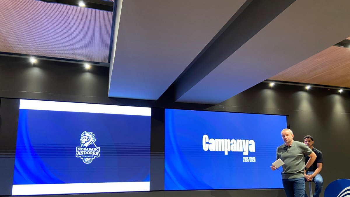 El director de comunicació i màrqueting del MoraBanc, Toni Alonso, en un moment de la presentació