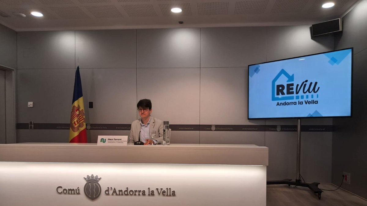 El conseller Marc Torrent ha presentat el nou programa Reviu