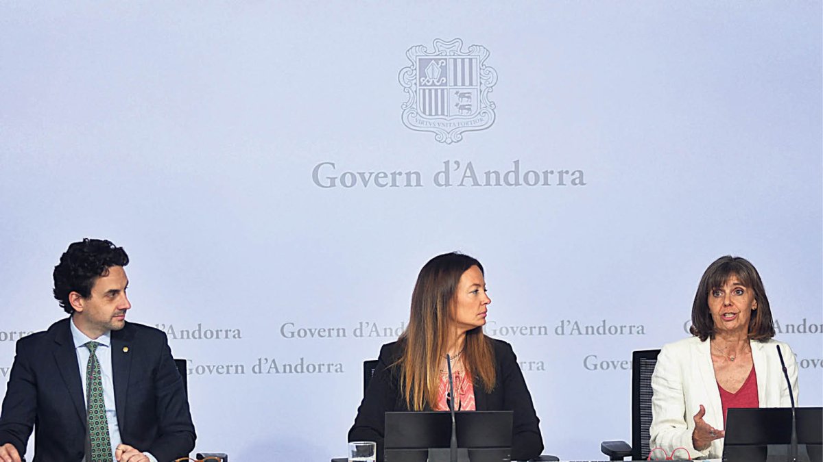 Intervenció de Guillem Casal, Helena Mas i Carme Pallarés.