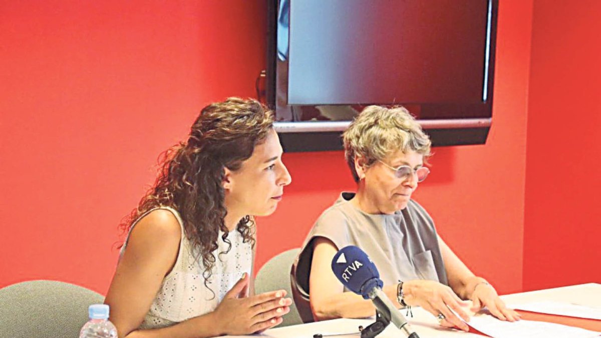 Vela i Nazzaro durant la presentació de la llei.