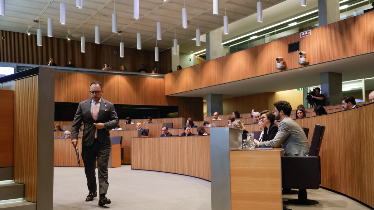Espot va abordar en el discurs la diversificació de l’economia.