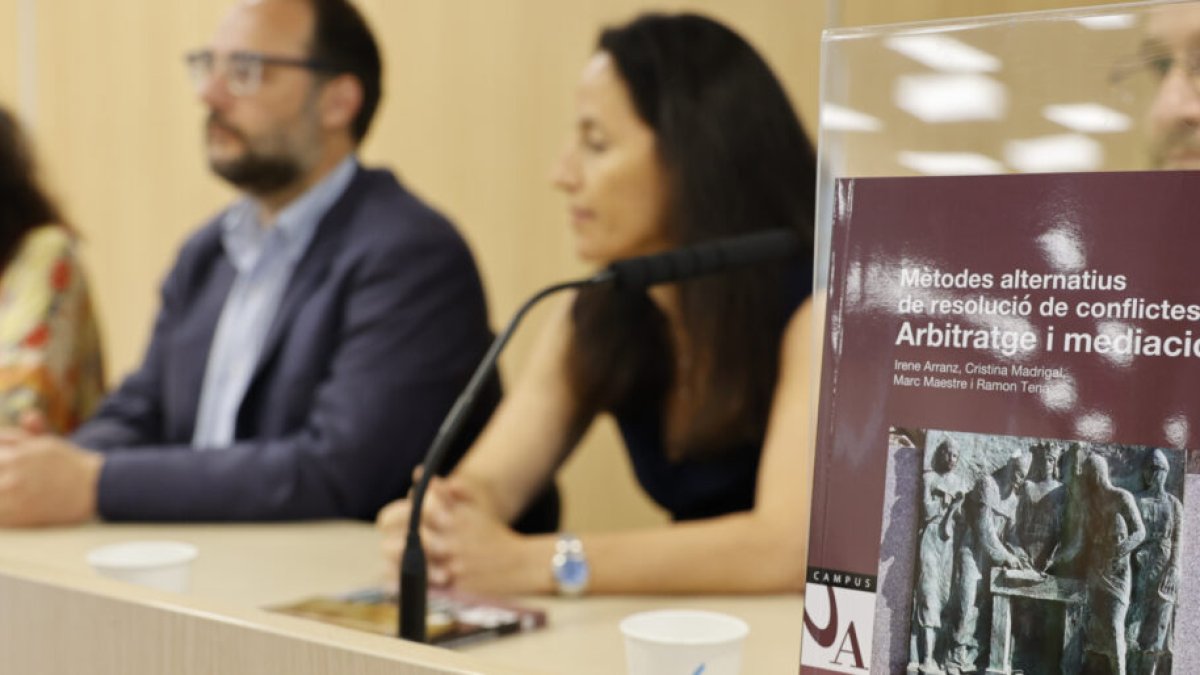 Publicació del novè títol Campus de l’UdA