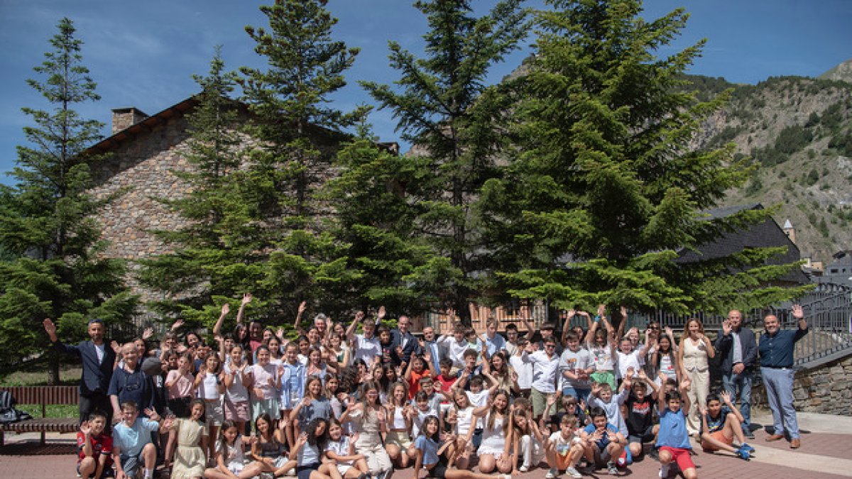 Foto de família del Consell d'Infants de Canillo