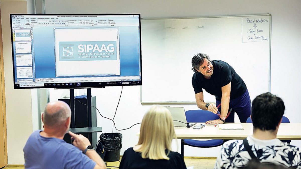 L’assemblea dels funcionaris.