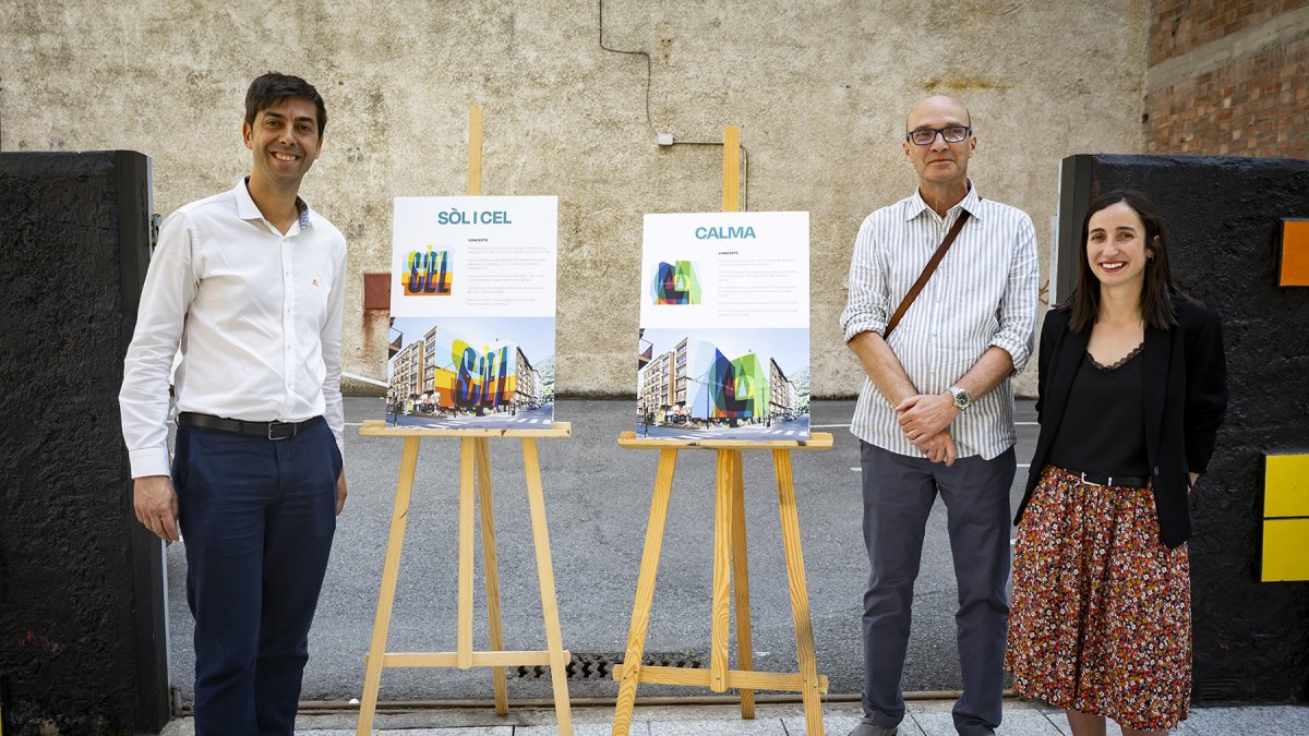 Sergi González i Olalla Losada a la presentació dels murals.