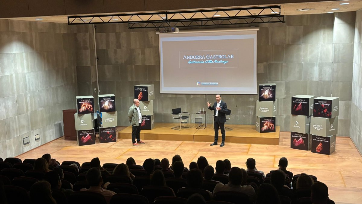 Jordi Torres durant la presentació de l'Andorra Gastrolab