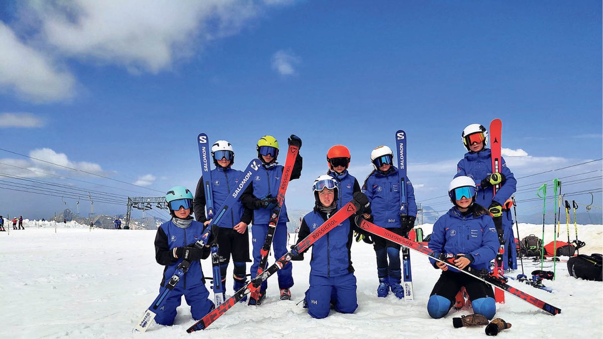 El grup sub-14 del club, a Les Deux Alpes.