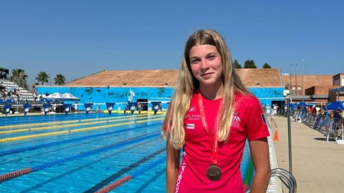 Arlet Laya, bronze als 100 metres esquena