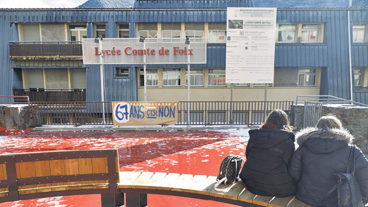 Façana del Lycée Comte de Foix.
