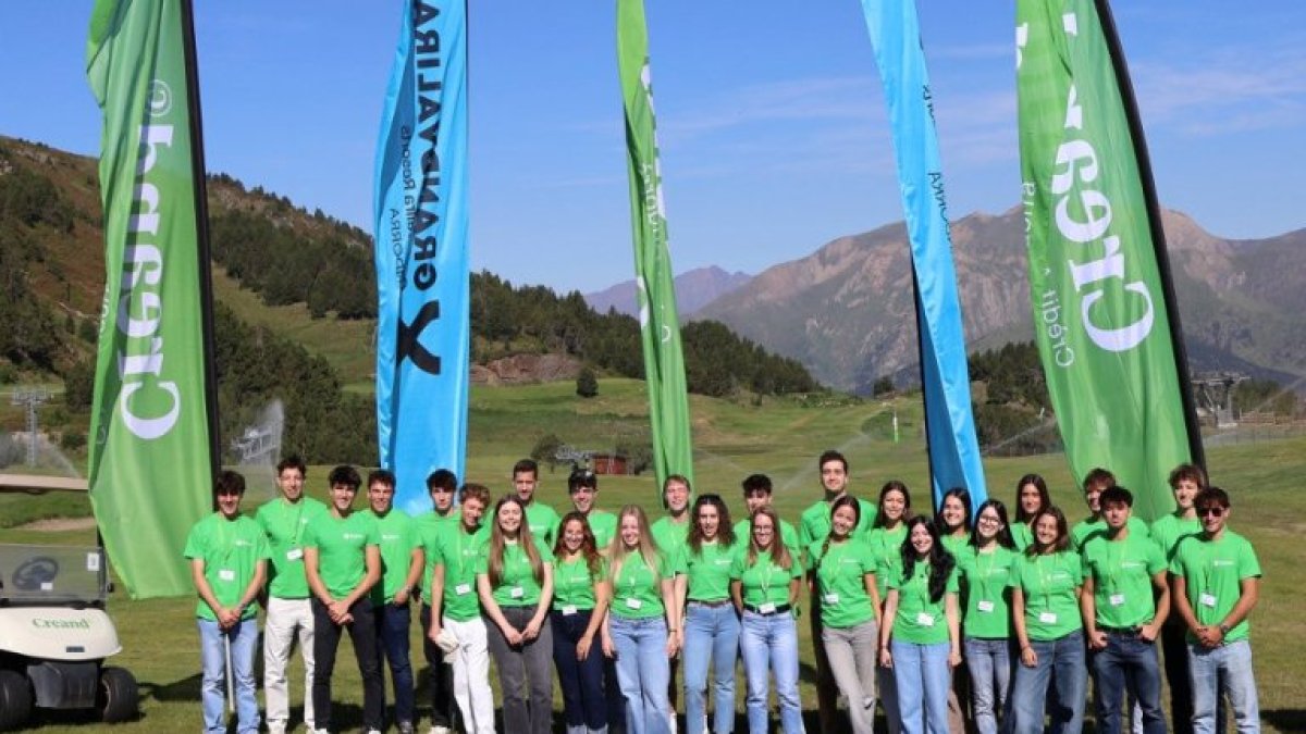 Trenta-dos joves s’incorporen a les estades formatives d’estiu de Creand Crèdit Andorrà