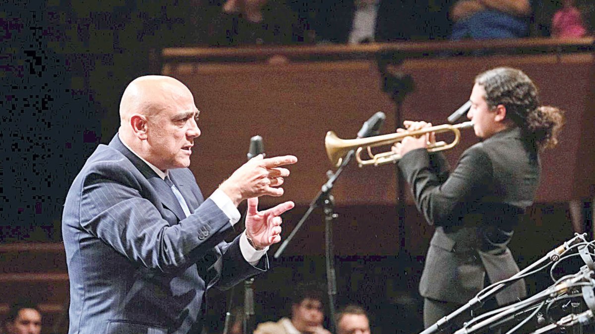 Joan Chamorro

Director de la Sant Andreu Jazz Band
