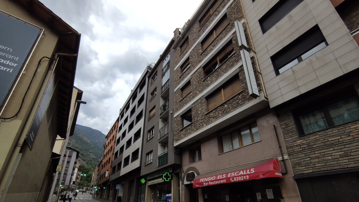 Façana de la pensió Els Escalls.