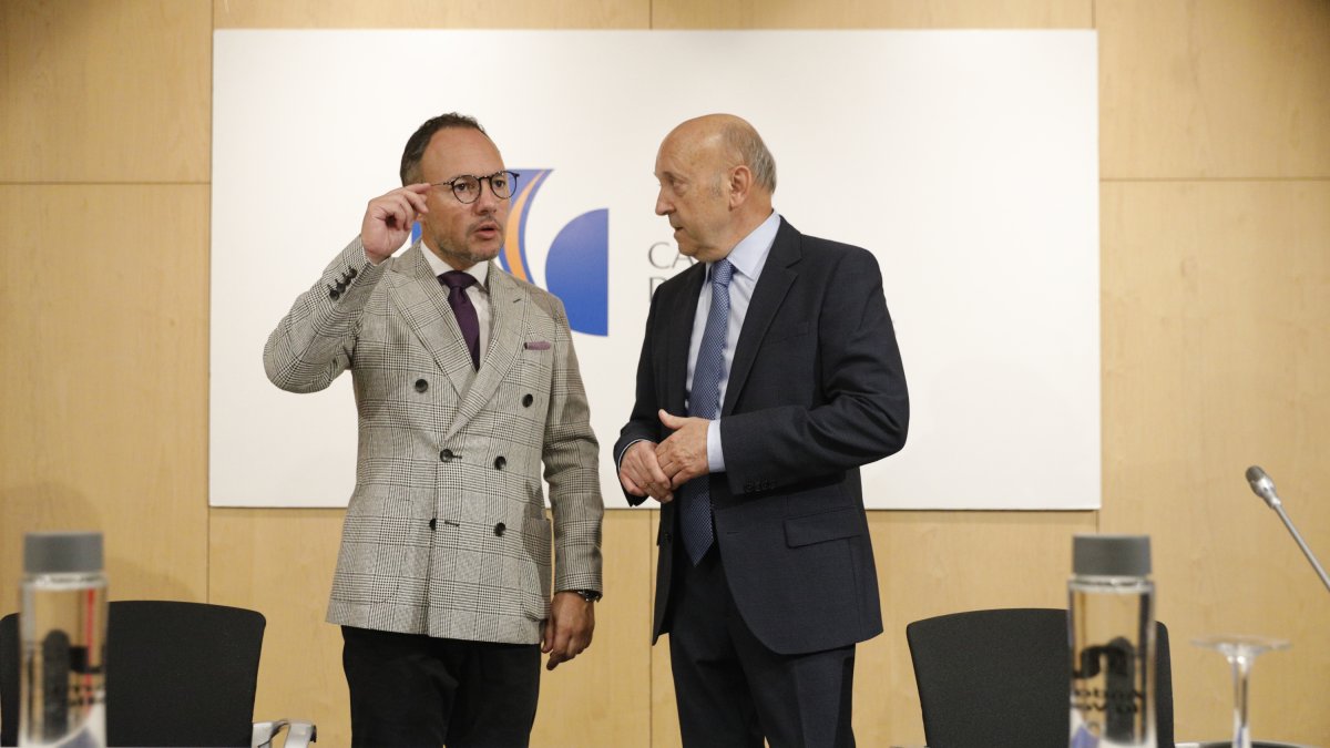 El president de la Cambra de Comerç, Josep Maria Mas, amb Xavier Espot.