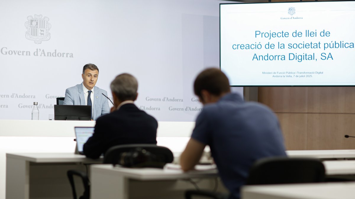 Marc Rossell a la roda de premsa sobre el projecte de llei de creació de la societat pública d'Andorra Digital
