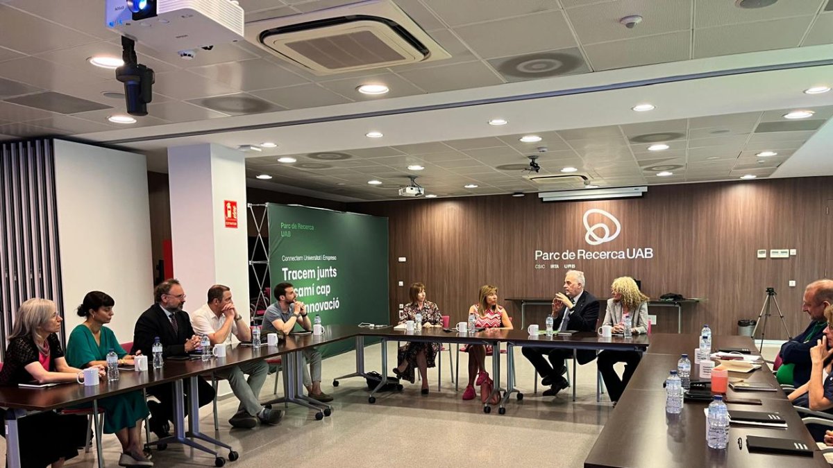 La delegació encapçalada per Marsol.