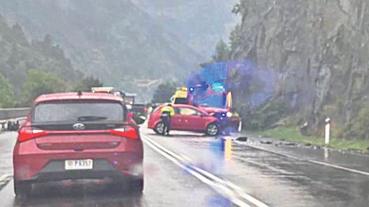 El vehicle accidentat a Encamp.
