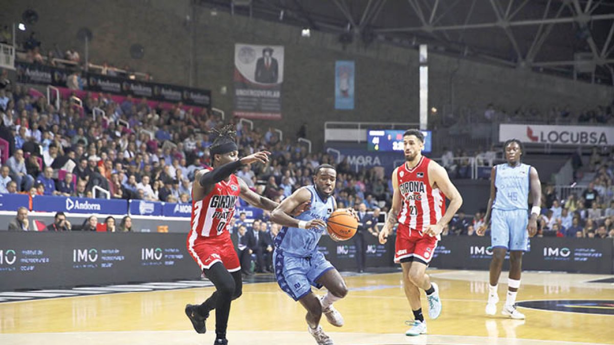 Jerrick Harding, en un duel de la temporada passada al Pavelló Toni Martí.