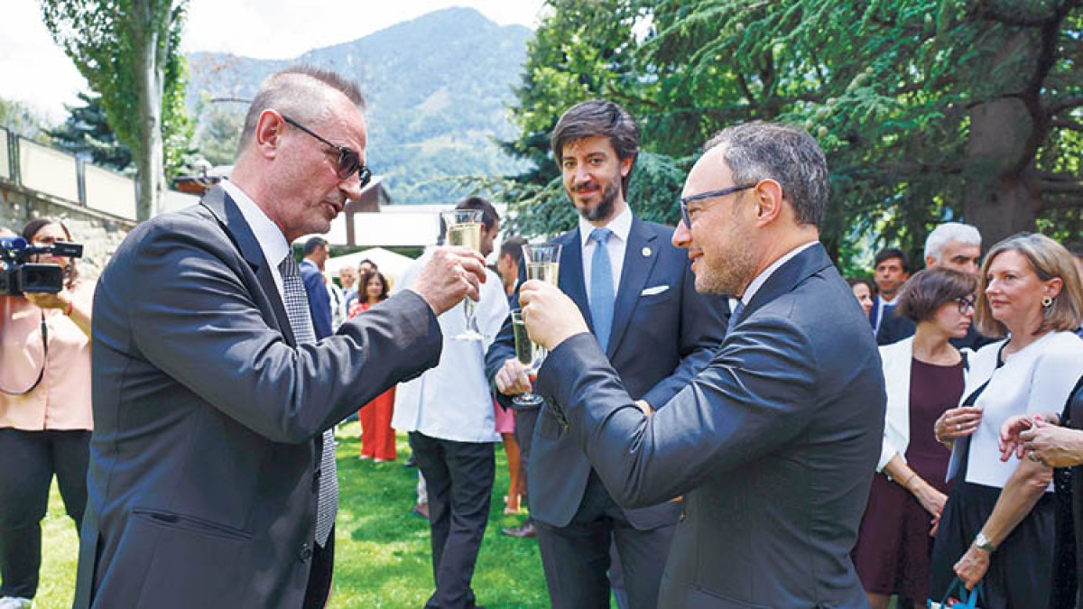 Brindis de l’ambaixador francès, del síndic general i del cap de Govern en la celebració del 14 de juliol.