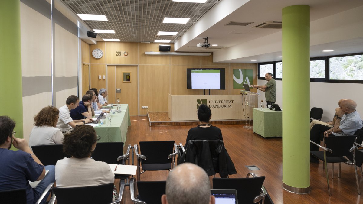 Un moment de la presentació de la tesi.