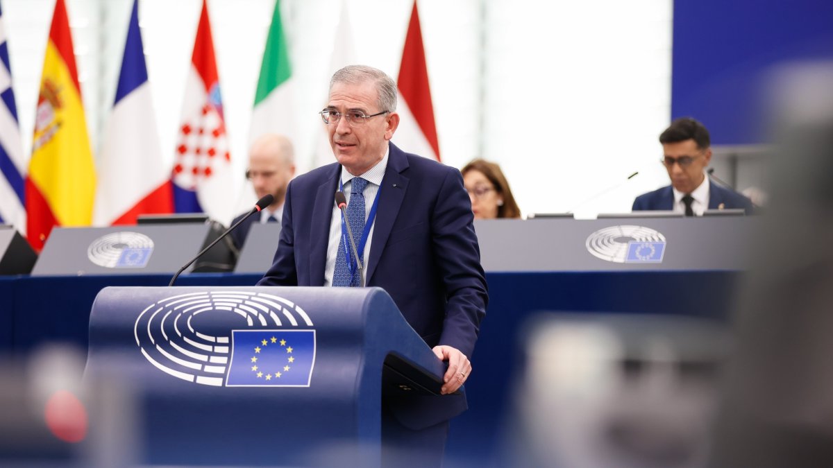 L'eurodiputat italià Marco Falcone en una intervenció al Parlament Europeu.