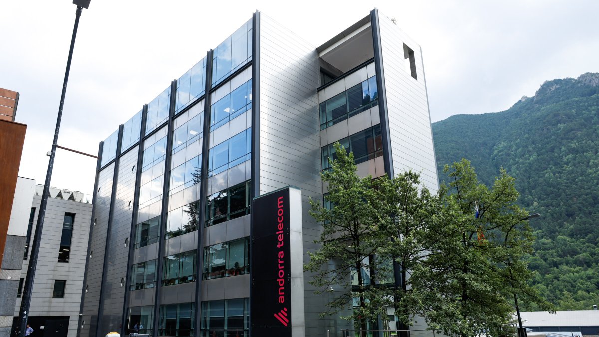 Façana de la seu d'Andorra Telecom.