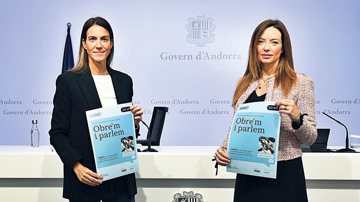 La secretària d’Estat i la ministra de Salut, Cristina Pérez i Helena Mas.