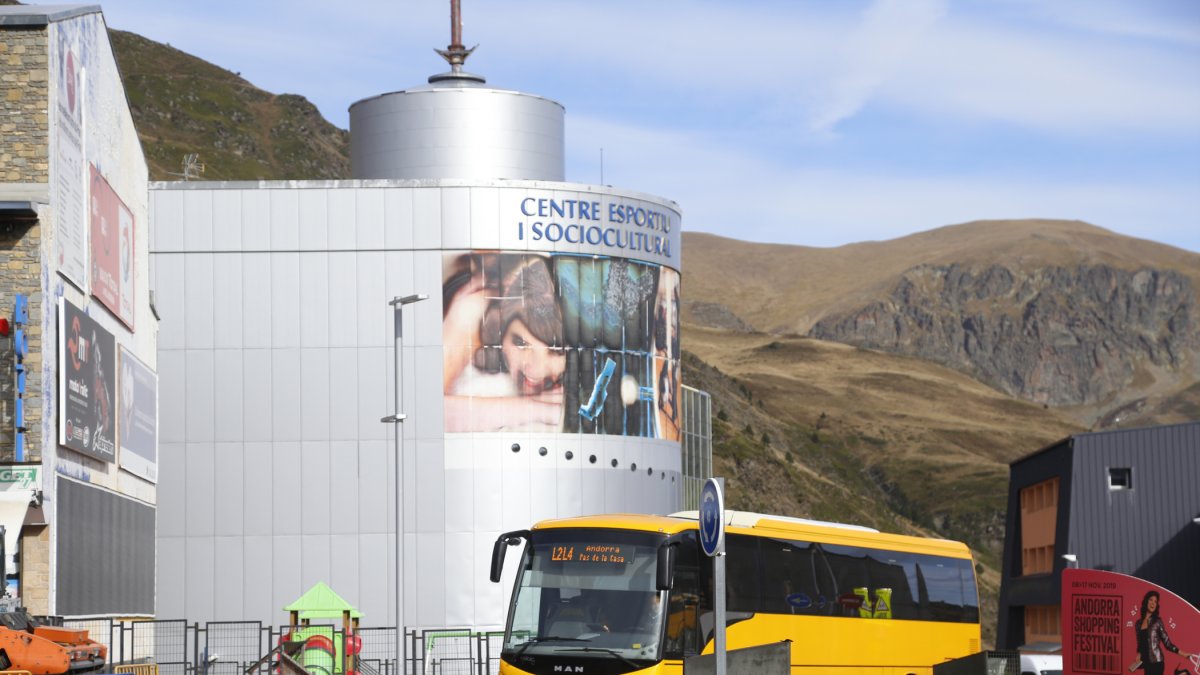 Els fets van passar en un autobús.