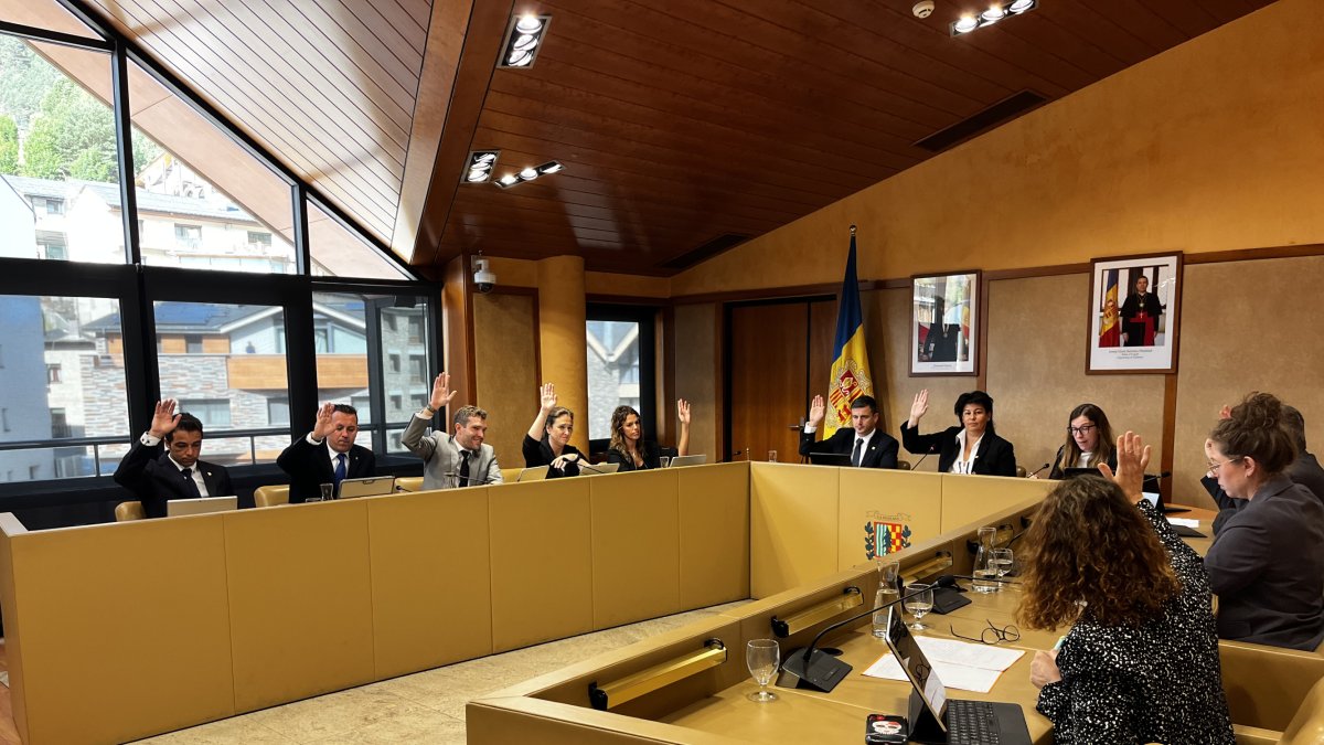 Un moment del ple comunal celebrat ahir al matí a la Massana.