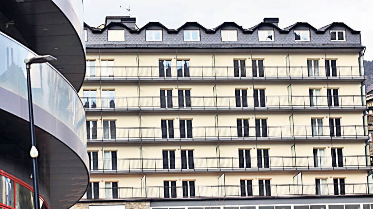 L’hotel Àrtic, convertit en pisos de lloguer.