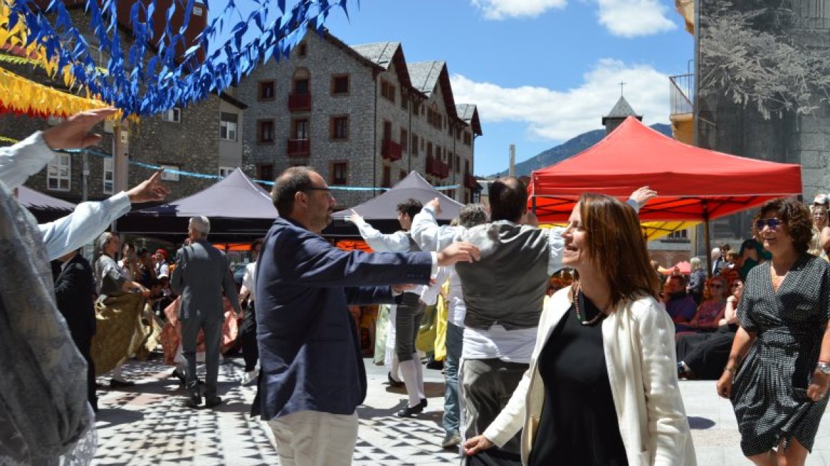 La cònsol major d'Escaldes-Engordany, Rosa Gili, durant el ball de Santa Anna.M.F.