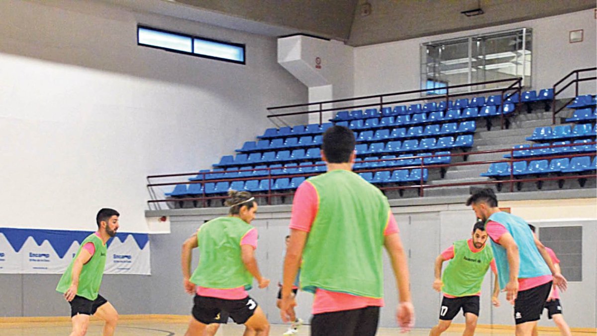 L’equip segueix treballant.