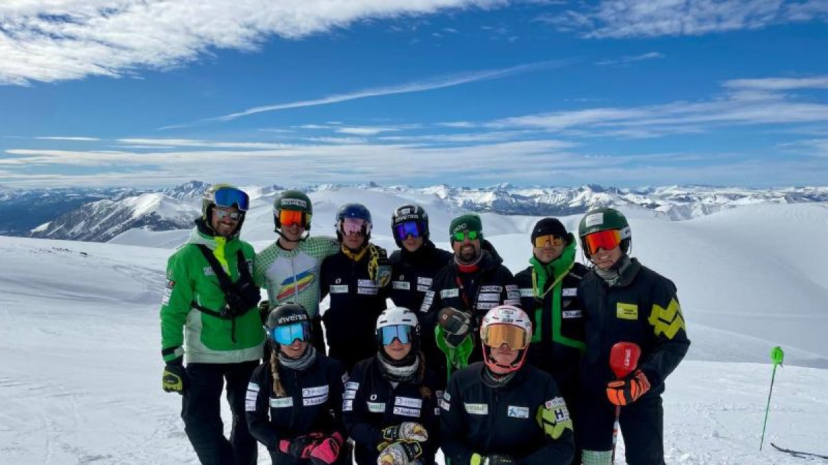 El grup sub-19 de l’EEBE, a Corralco.