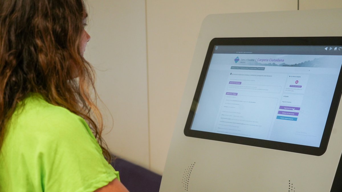 Un exemple dels tràmits digitals per a obertura de comerços