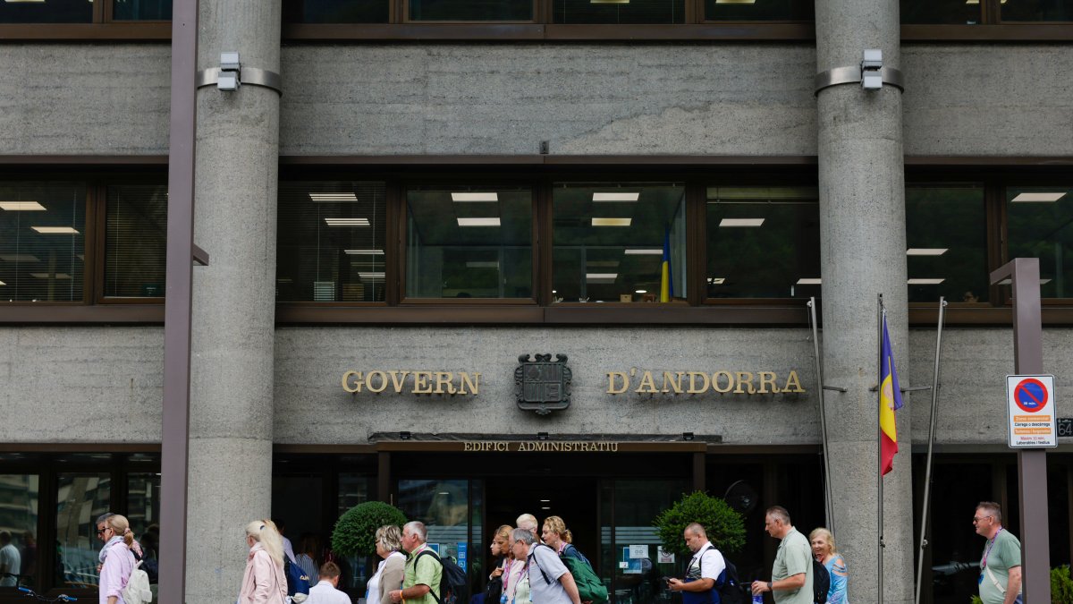 Un grup de visitants al Principat.