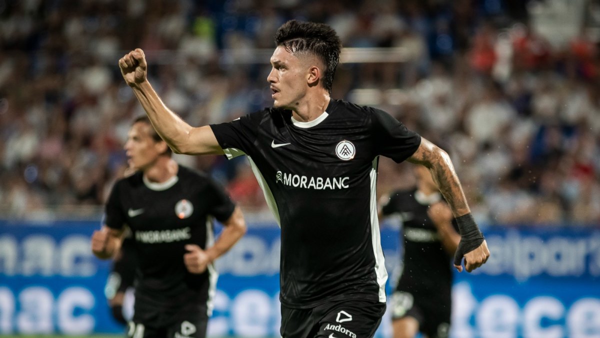 Lautaro de León celebra el primer gol de l’FC Andorra a Saragossa.