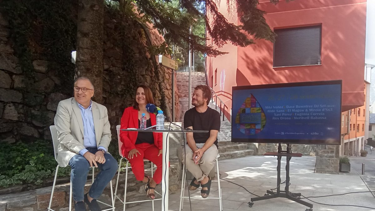 La cònsol major, Rosa Gili, durant la presentació del Caldes Festival.