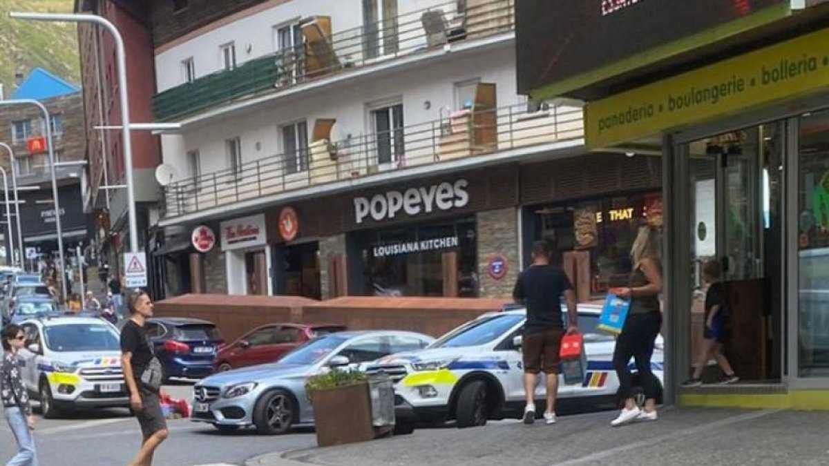 Patrulles de policia, ahir, al Pas.