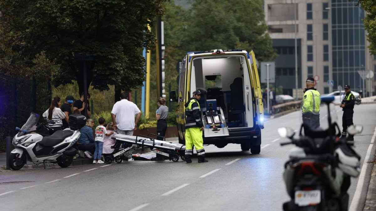 Els serveis d'emergència al lloc de l'accident