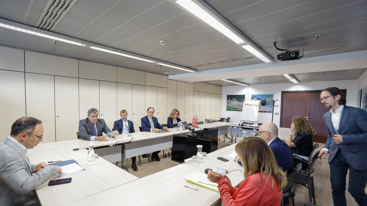 La reunió entre Govern i els representants de les diferents entitats bancàries celebrada dilluns.