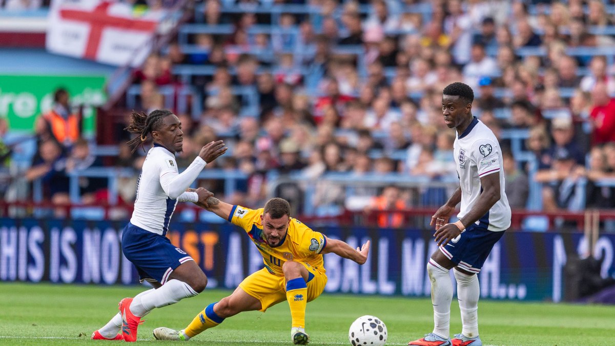 Un moment del partit entre Anglaterra i Andorra