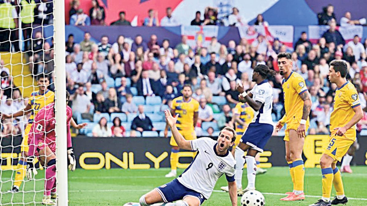 Harry Kane es lamenta d’una oportunitat perduda, ahir.