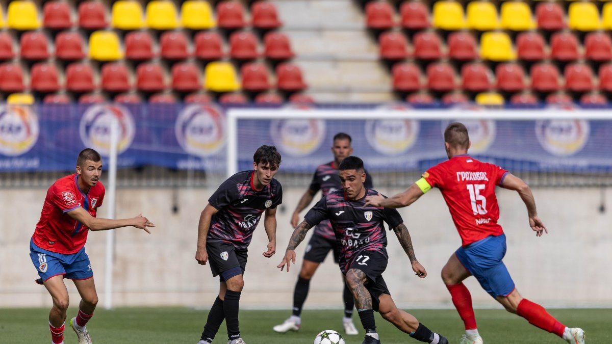 L’FC Santa Coloma és un dels clubs que sí que té jugadors disponibles.