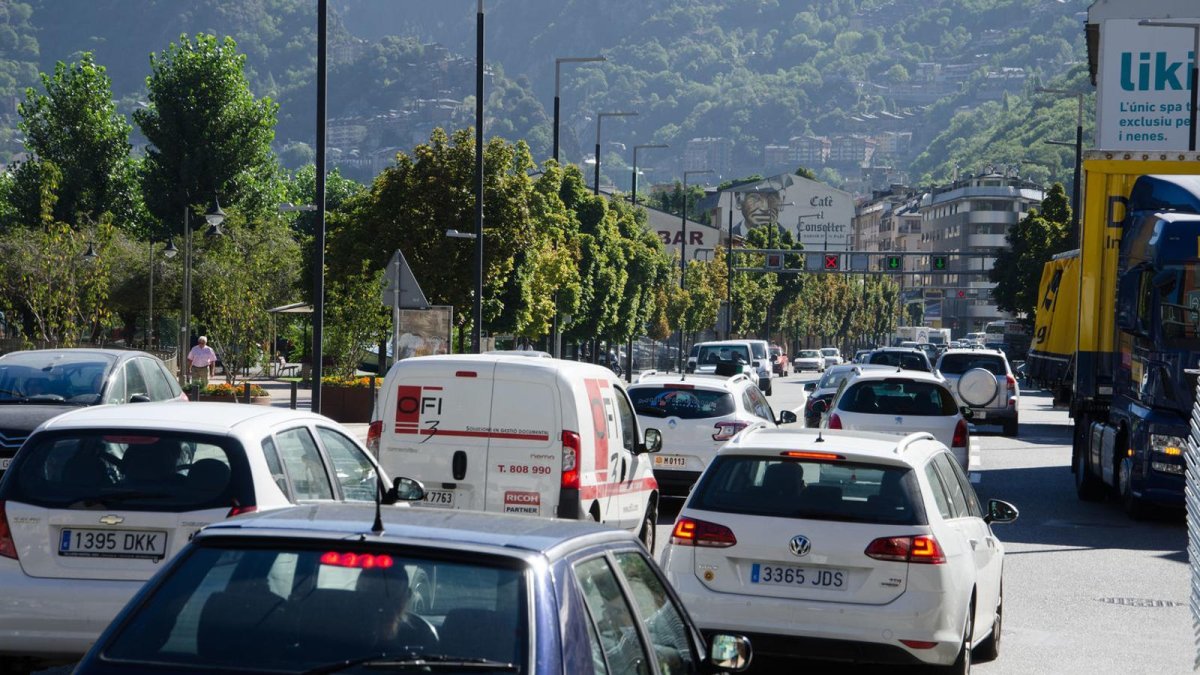 Retencions de vehicles a l'avinguda Tarragona