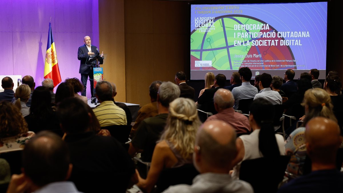 Universitat d’estiu i tardor.