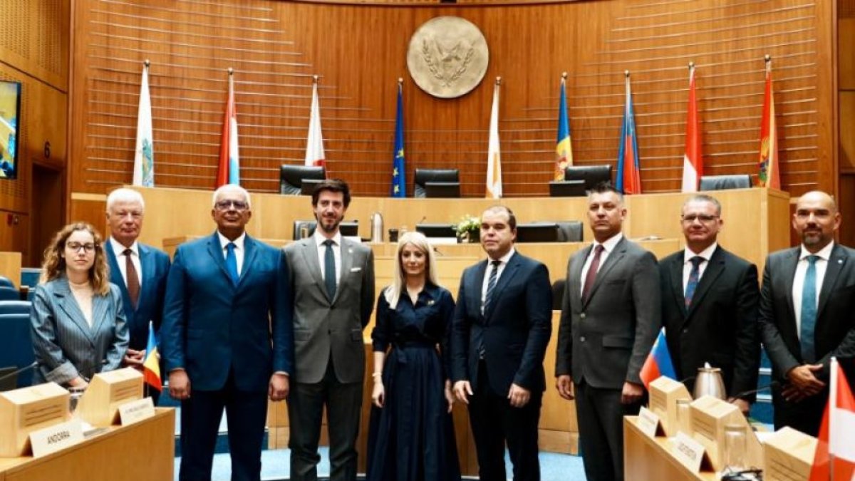Els participants de l'edició d’enguany de la Conferència de presidents de parlaments de Petits Estats d'Europa.Cambra de representants de Xipre
