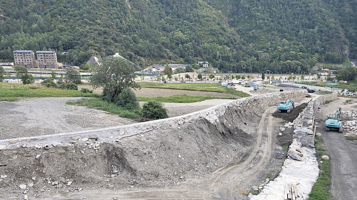 Els treballs de construcció del complex Margineda Park.