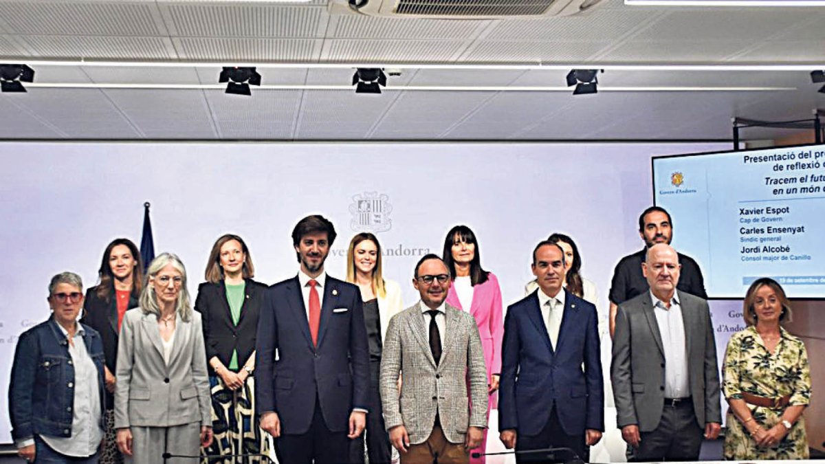 Els membres del comitè rector del procés.